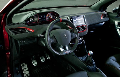 Intérieur de la Peugeot 208 GTI