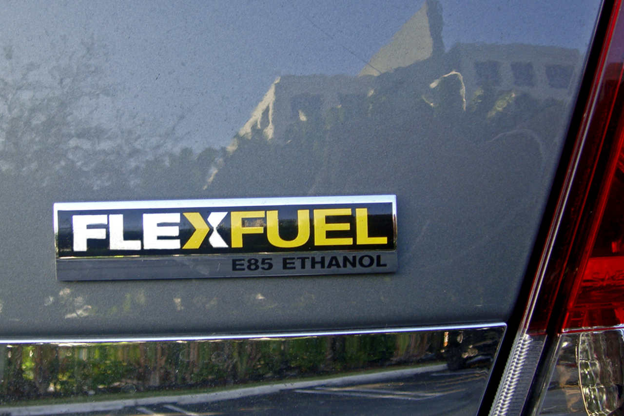 Voiture flexfuel qui roule à l'éthanol E85