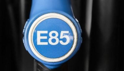 Éthanol E85 : modèles, conversion, boîtiers, compatibilité, consommation, prix