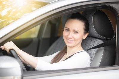 Jeunes conducteurs : nos conseils pratiques et utiles pour bien commencer sa vie d’automobiliste