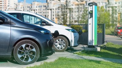 Recharge électrique en copropriété : découvrez les solutions pour équiper votre résidence dès aujourd’hui !