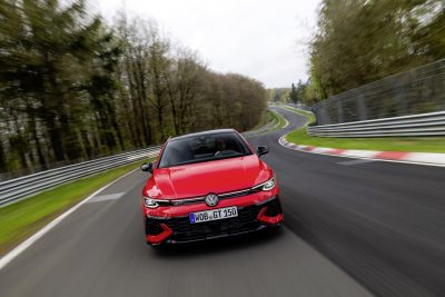 Elle explose tout sur le Nürburgring : la nouvelle Golf GTI Edition 50 est un missile