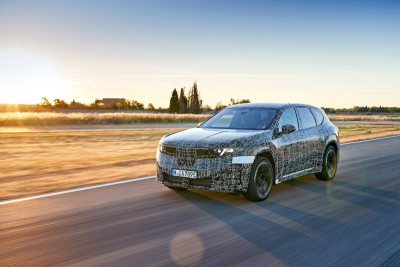 BMW iX3 2026 : 800 km d’autonomie, recharge en 10 min… le SUV électrique qui change les règles ?