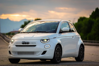 La Fiat 500 abandonne l’électrique : un retour en arrière qui fait débat