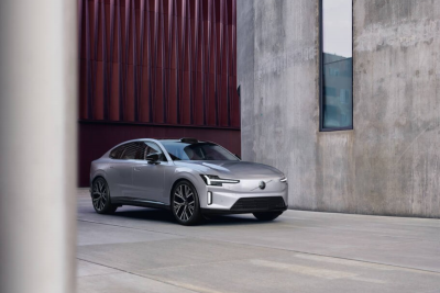Volvo ES90 : pourquoi tout le monde parle de cette berline électrique en 2025