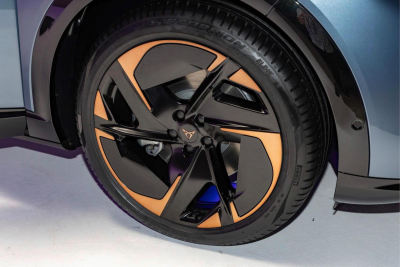 Le Cupra Tavascan esquive les taxes : une révolution électrique ?